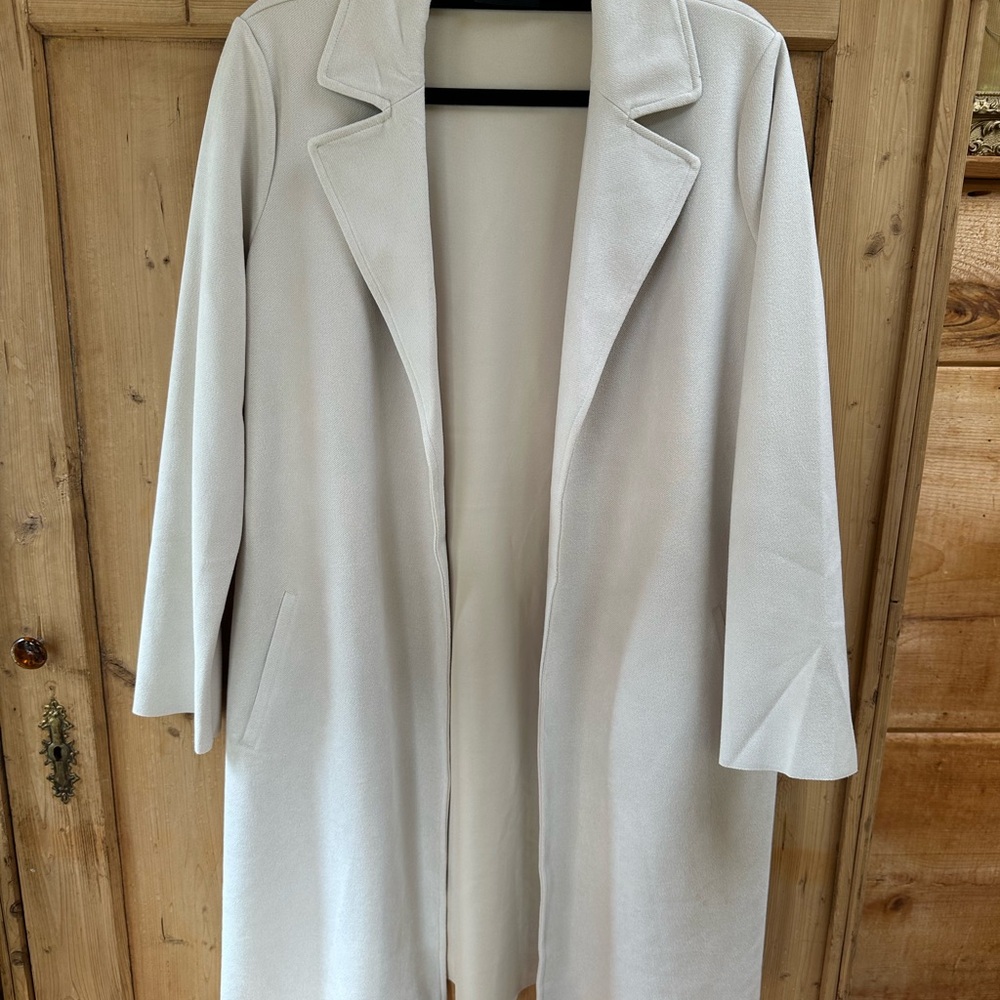 Tahari Women's Cream Trench Coat